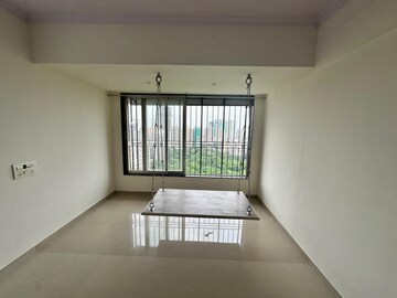 Room in 3 BHK Apartment at Nirmal Polaris, Mulund West – for Rent