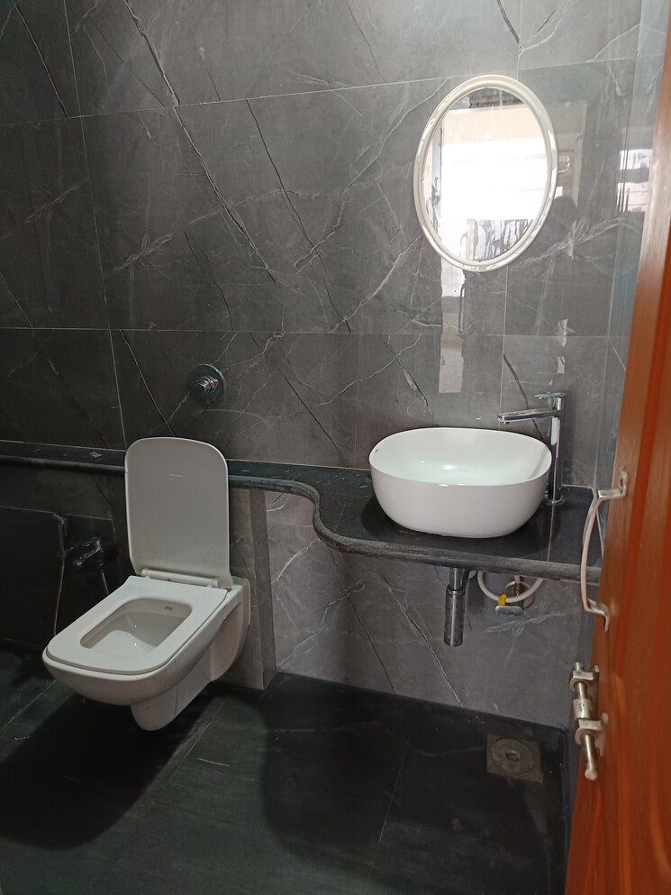 Bathroom, powai Pg For Boys & Girls In Powai 9068930