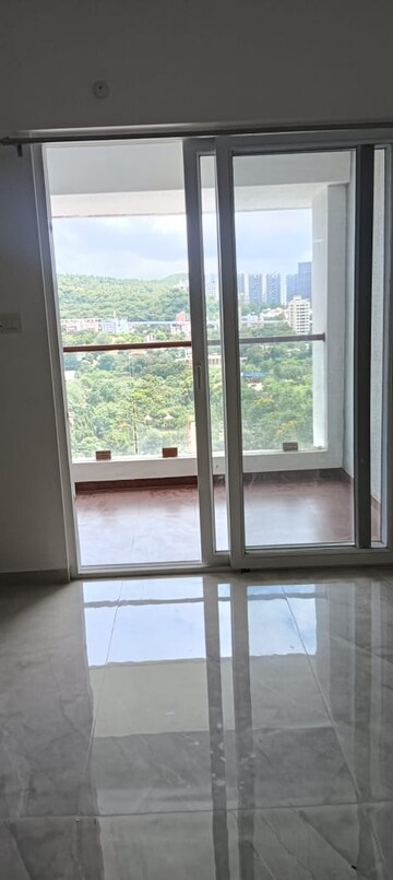Room in 2 BHK Apartment at RR Lunkad 66 Avenue, Pimple Nilakh – for Rent
