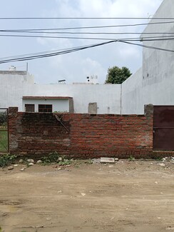 Plot For Sale in Jankipuram