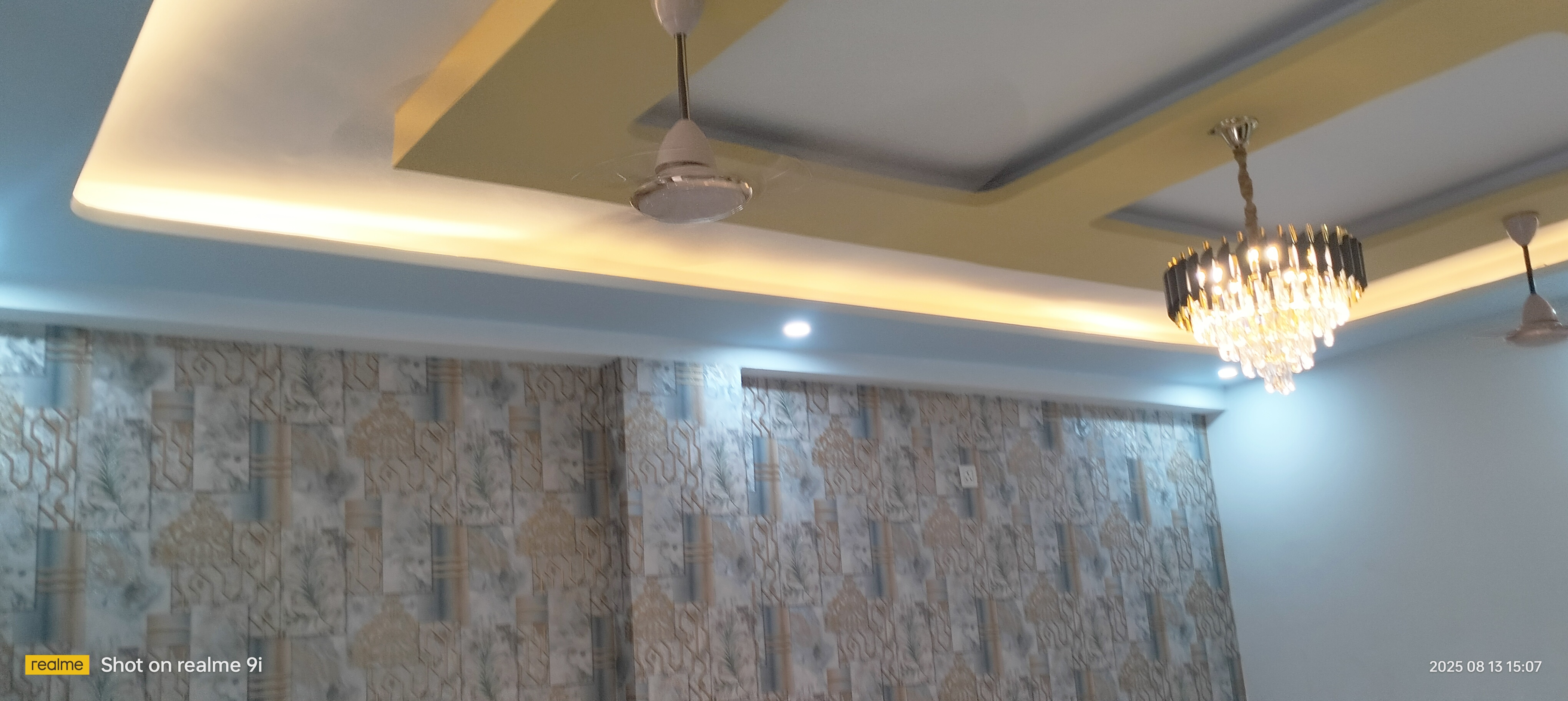 3 BHK + Pooja Room,Servant Room,Study Room,Extra Room 1215 Sq.Ft. Builder Floor in SR Dwarka City
