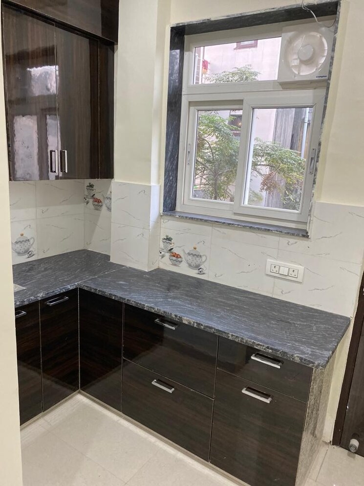 Kitchen, sector 7 1 Bedroom 560 Sq.Ft. Independent House In Sector 7 Gurgaon 9068935