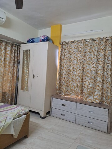 Bedroom in 1 BHK Apartment at Runwal Plaza, Vartak Nagar – for Rent
