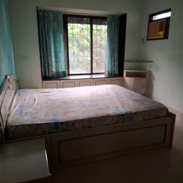 Bedroom in 2 BHK Apartment at Kandivali East – for Rent