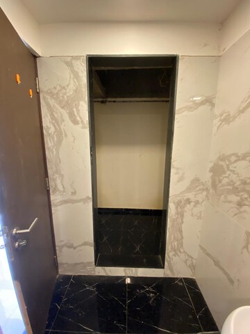 Furnished Amenities in 3 BHK Apartment at Krishnaraj CHS, Worli – for Rent
