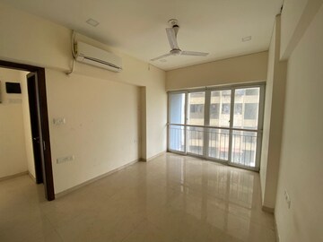 Room in 3 BHK Apartment at Krishnaraj CHS, Worli – for Rent