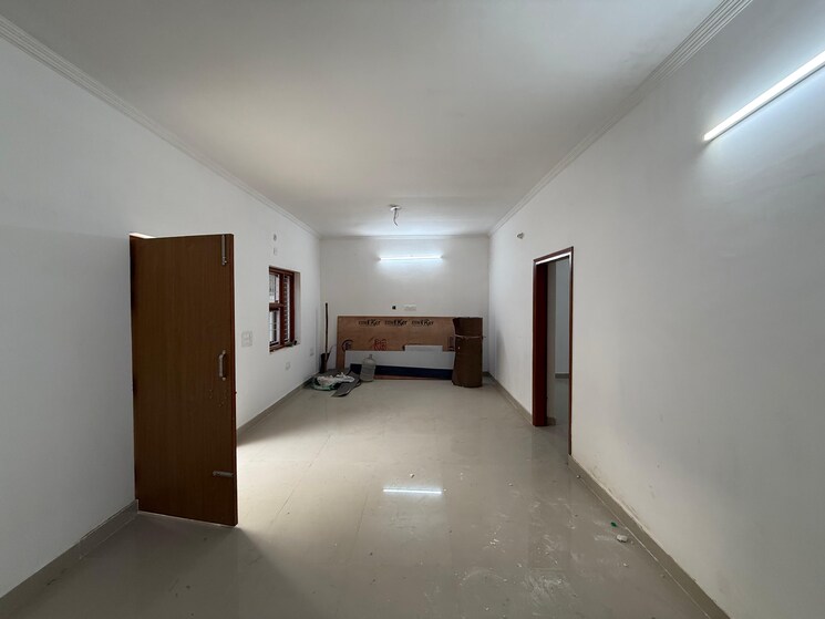 Room, sl-apartments-sector-49 2 Bedroom 1280 Sq.Ft. Builder Floor In Sector 49 Noida 9069001