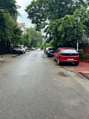 Parking in 5 BHK Independent House at Sector 30 – for Sale