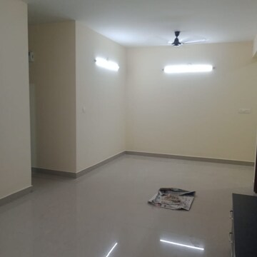 Room in 2 BHK Apartment at MJR Pearl, Maithri Layout – for Rent