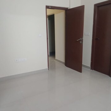 Room in 2 BHK Apartment at MJR Pearl, Maithri Layout – for Rent