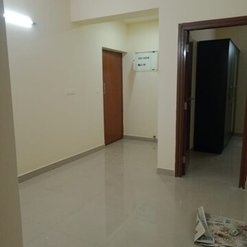 Room in 2 BHK Apartment at MJR Pearl, Maithri Layout – for Rent