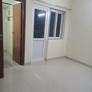 Room in 2 BHK Apartment at MJR Pearl, Maithri Layout – for Rent