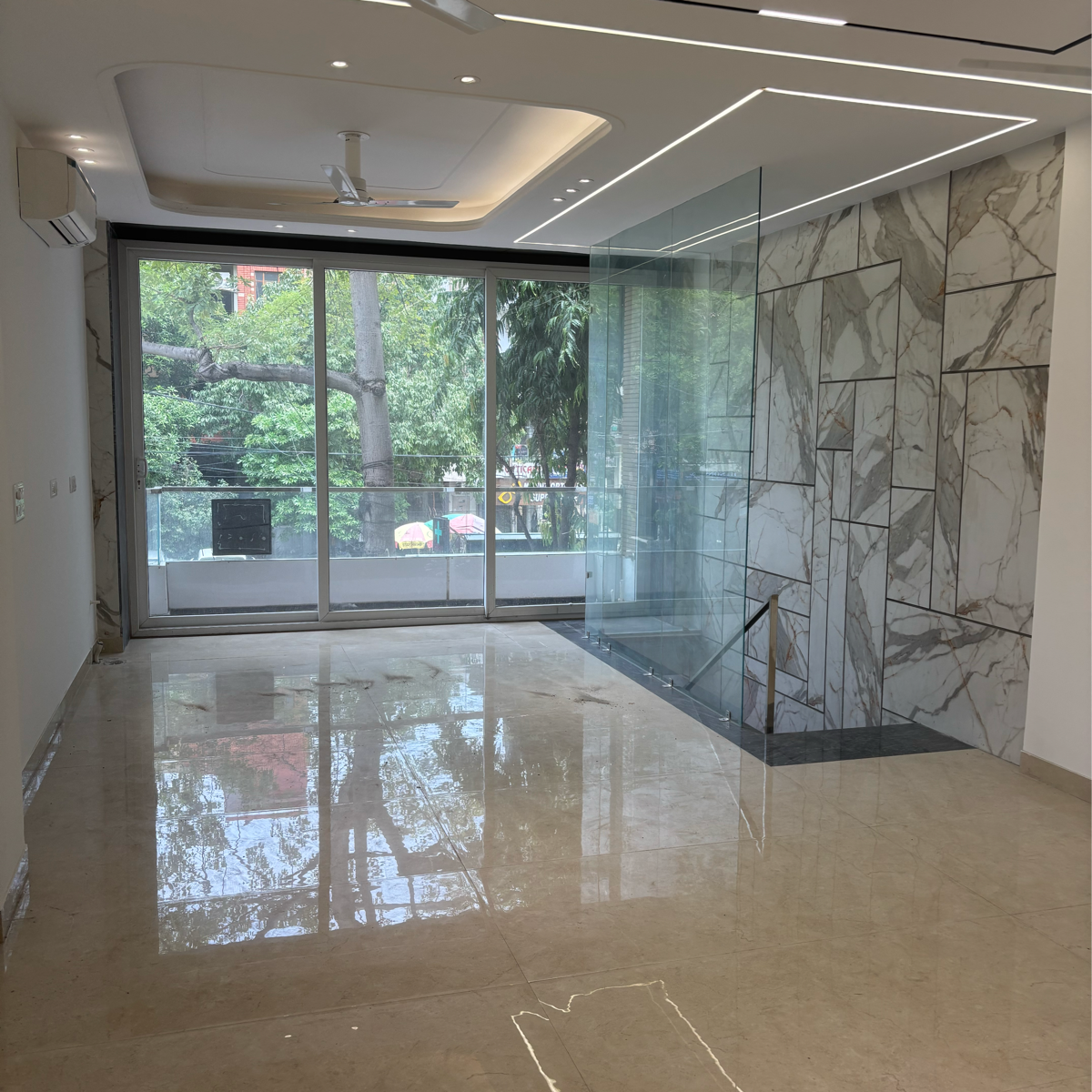 Showroom For Rent in Amar Colony