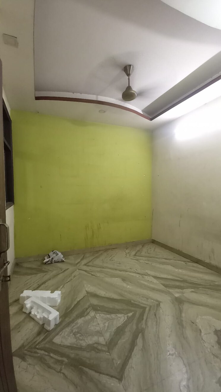 Room, govindpuri 3 Bedroom 850 Sq.Ft. Builder Floor In Govindpuri Delhi 9069068