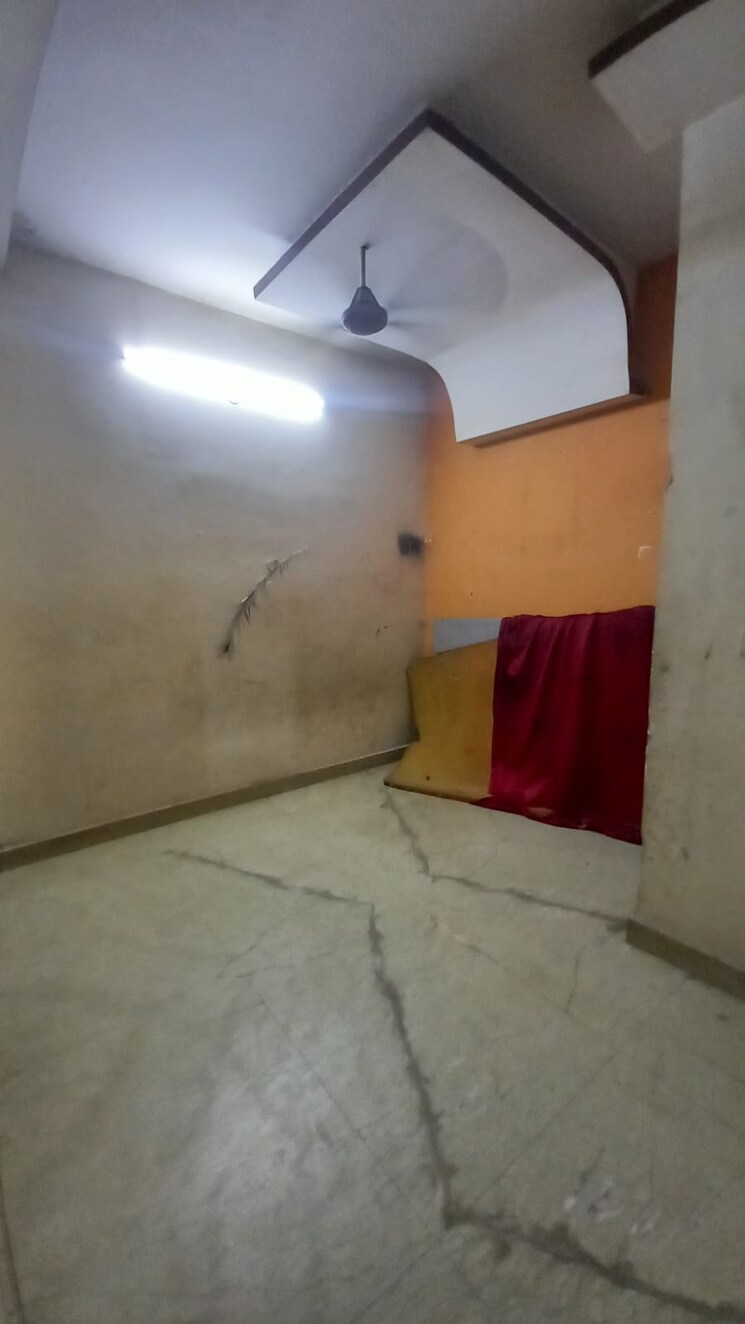 Room, govindpuri 3 Bedroom 850 Sq.Ft. Builder Floor In Govindpuri Delhi 9069068