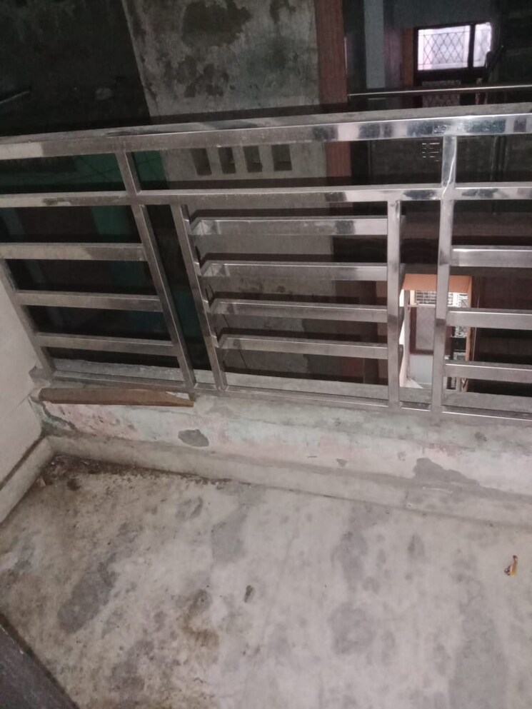 Balcony, govindpuri 3 Bedroom 850 Sq.Ft. Builder Floor In Govindpuri Delhi 9069068