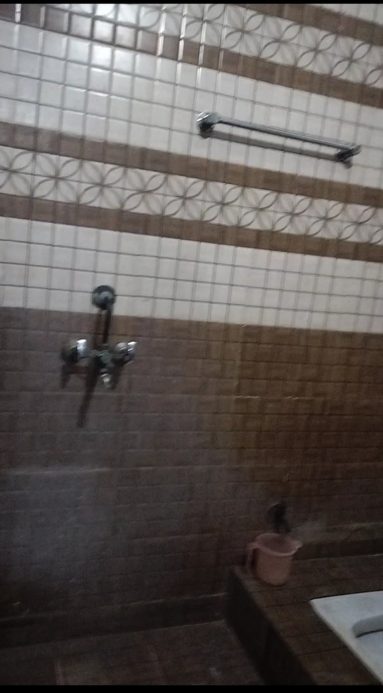 Bathroom, sapphire-tower 2 Bedroom 900 Sq.Ft. Builder Floor In Sector 104 Noida 9069061