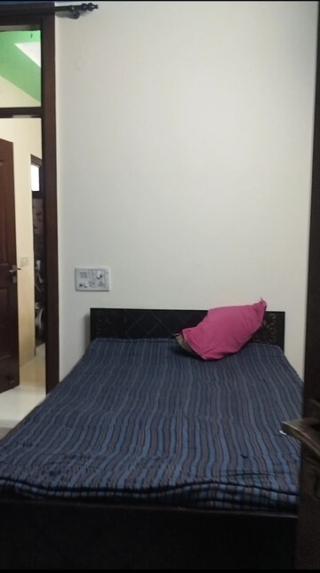 Bedroom in 2 BHK Builder Floor at Sapphire Tower, Sector 104 – for Rent