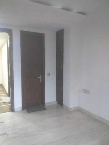 Room in 3 BHK Builder Floor at East Patel Nagar – for Rent