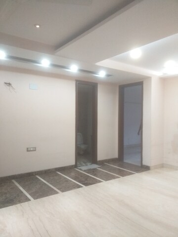 Living Room in 3 BHK Builder Floor at East Patel Nagar – for Rent