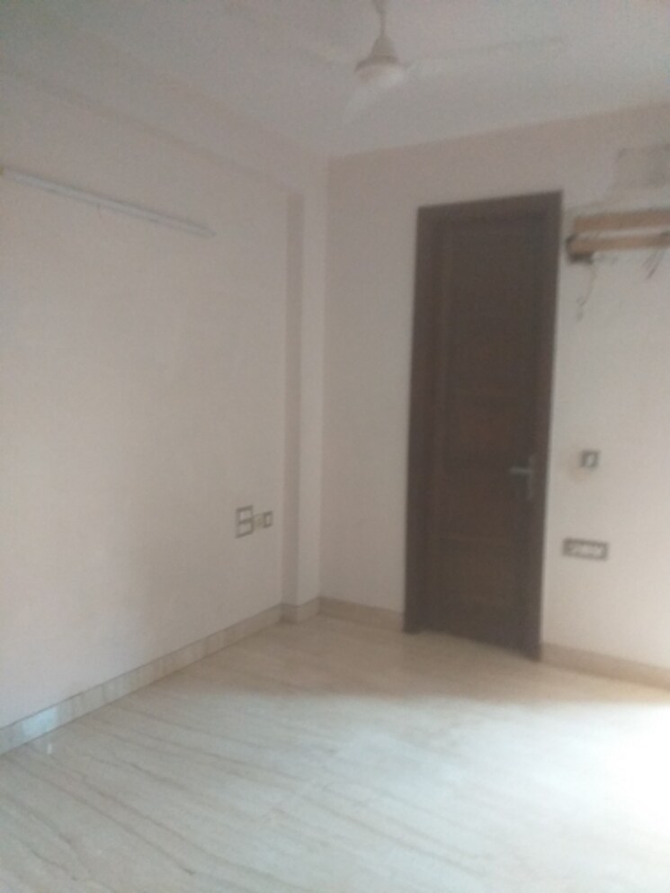Room, east patel nagar 3 Bedroom 1655 Sq.Ft. Builder Floor In East Patel Nagar Delhi 9069114
