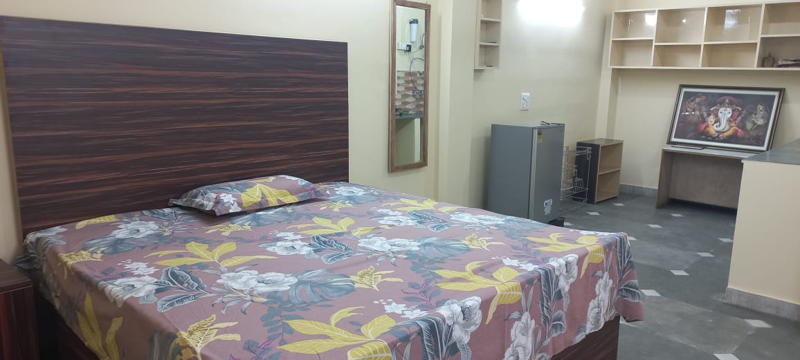 2 BHK Apartment For Rent in Panchsheel Greens