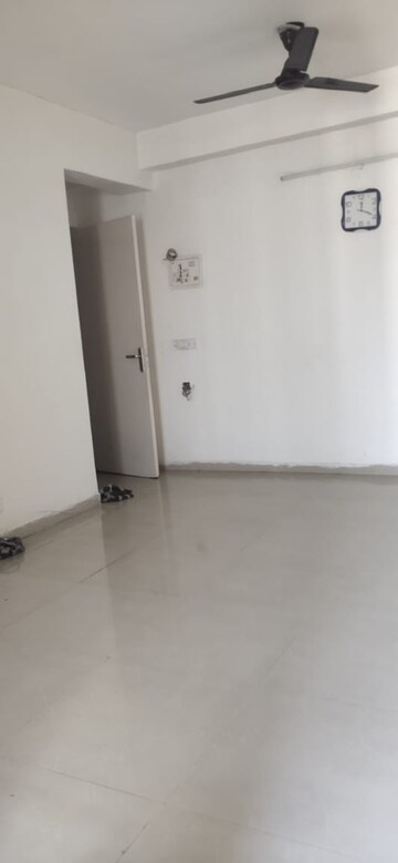 Room in 2 BHK Apartment at Jaypee Greens Kosmos, Sector 134 – for Sale