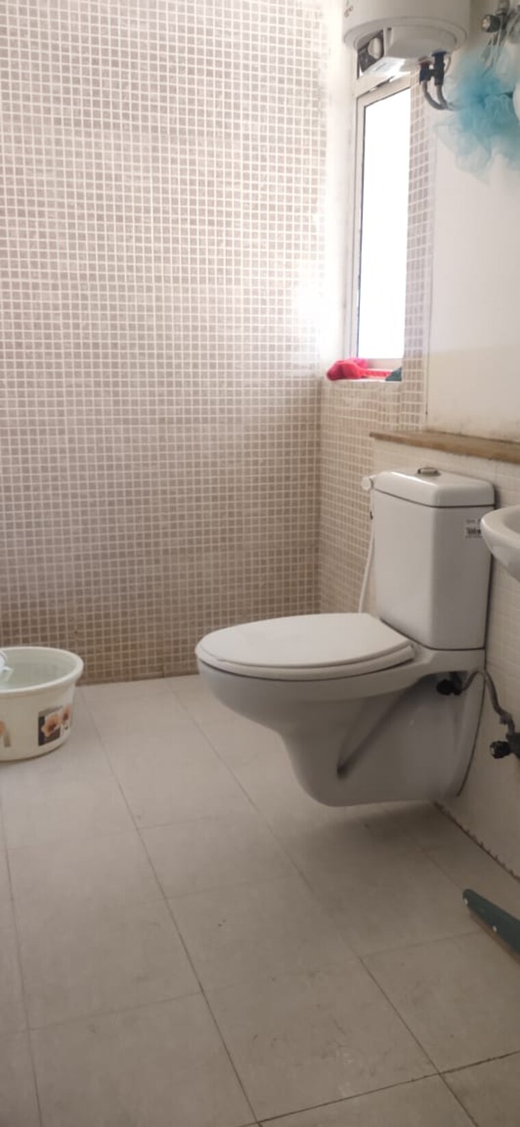 Bathroom, jaypee-greens-kosmos 2 Bedroom 950 Sq.Ft. Apartment In Sector 134 Noida 9069146