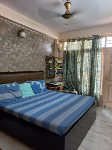 Bedroom in 2 BHK Builder Floor at Palam Vihar – for Rent