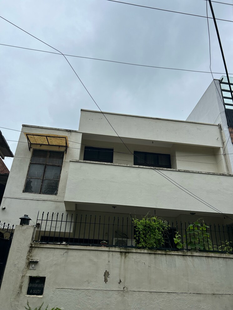 Exterior View, sector 30 5 Bedroom 300 Sq.Mt. Independent House In Sector 30 Noida 9069126