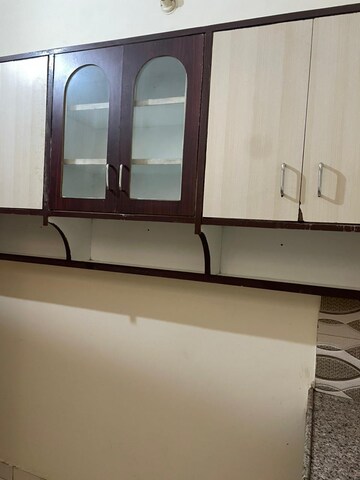 Furnished Amenities in 3 BHK Builder Floor at RWA Apartments Sector 51, Sector 51 – for Rent
