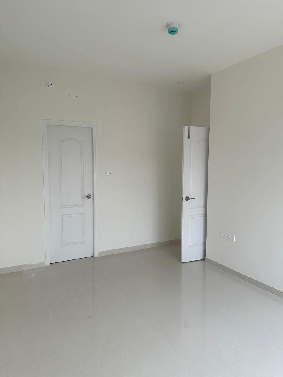 2 BHK + Servant Room Apartment For Rent in Kumar Palmsprings