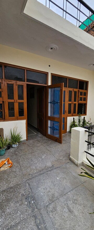 Staircase in 3 BHK Builder Floor at Sector 21d – for Rent