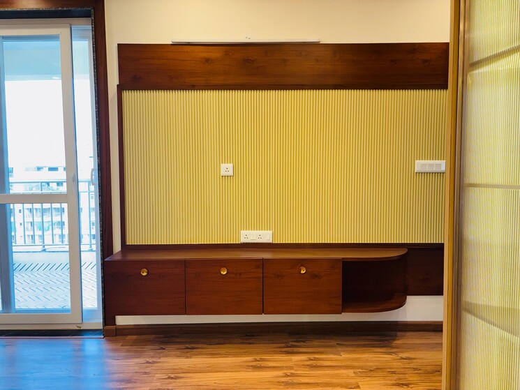 Room, sector 19 dwarka 3 Bedroom 2000 Sq.Ft. Apartment In Sector 19 Dwarka Delhi 9069173