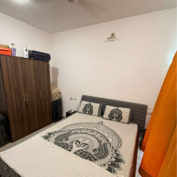 Bedroom in 2 BHK Apartment at Hiranandani Regent Hill, Sainath Nagar – for Rent