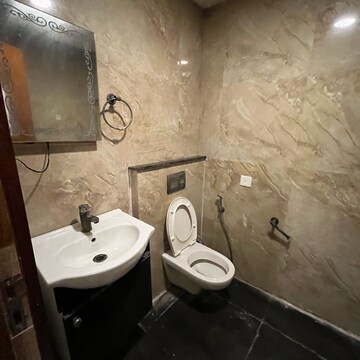 Bathroom in 1 BHK Apartment at Supertech North Eye, Sector 74 – for Rent