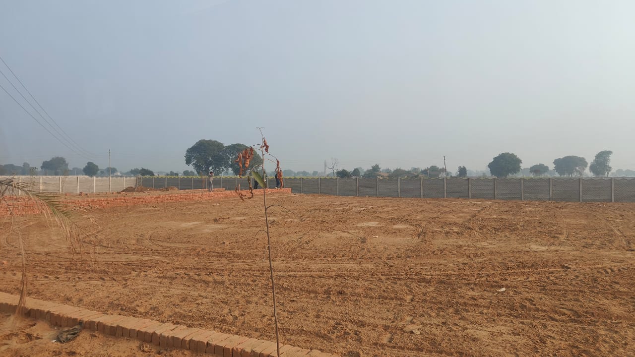 Plot For Sale in Jewar
