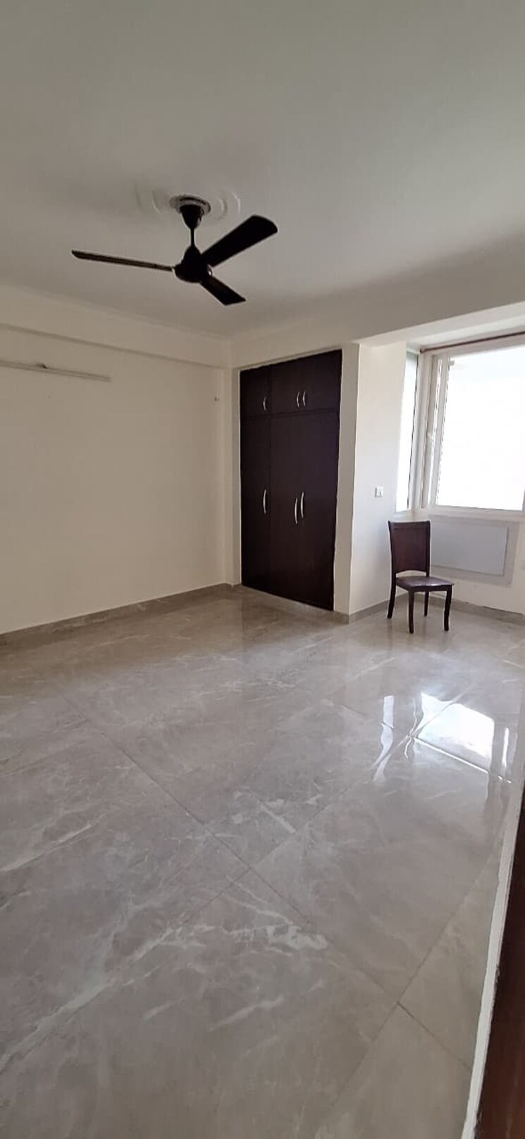 Room, sector 23 dwarka 3 Bedroom 1600 Sq.Ft. Apartment In Sector 23 Dwarka Delhi 9069222
