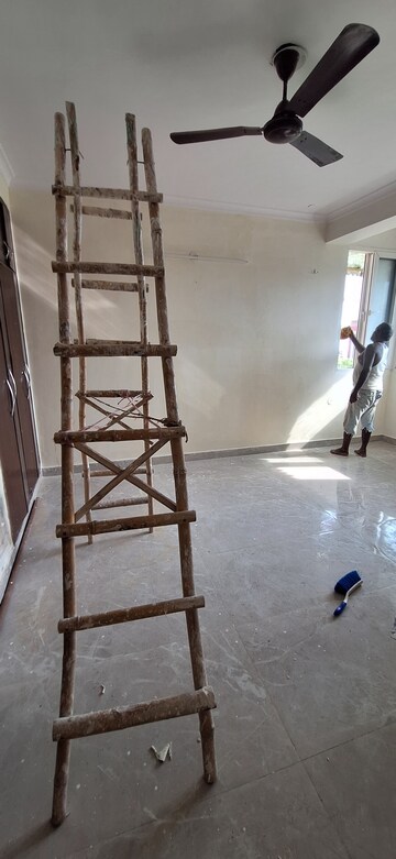 Room in 3 BHK Apartment at Sector 23 Dwarka – for Rent