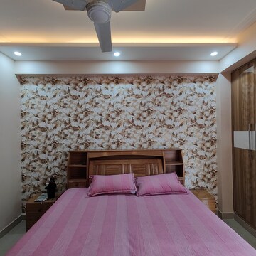 Bedroom in 2.5 BHK Apartment at Jm Orchid, Sector 76 – for Rent