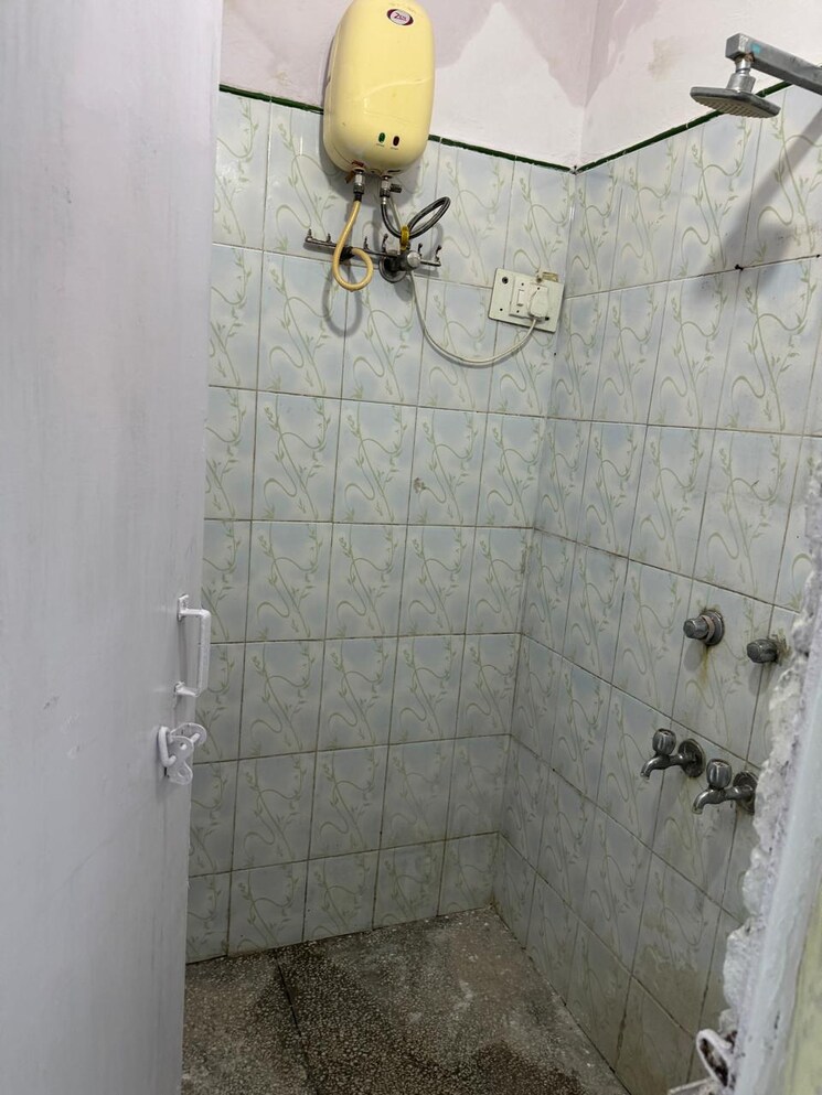 Bathroom, boutique-residential-apartments-c-220 2 Bedroom 900 Sq.Ft. Builder Floor In Malviya Nagar Delhi 9069249