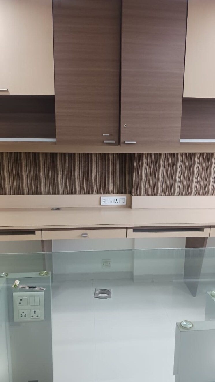 Team Area, mulund west Commercial Office Space 500 Sq.Ft. In Mulund West Mumbai 9069260