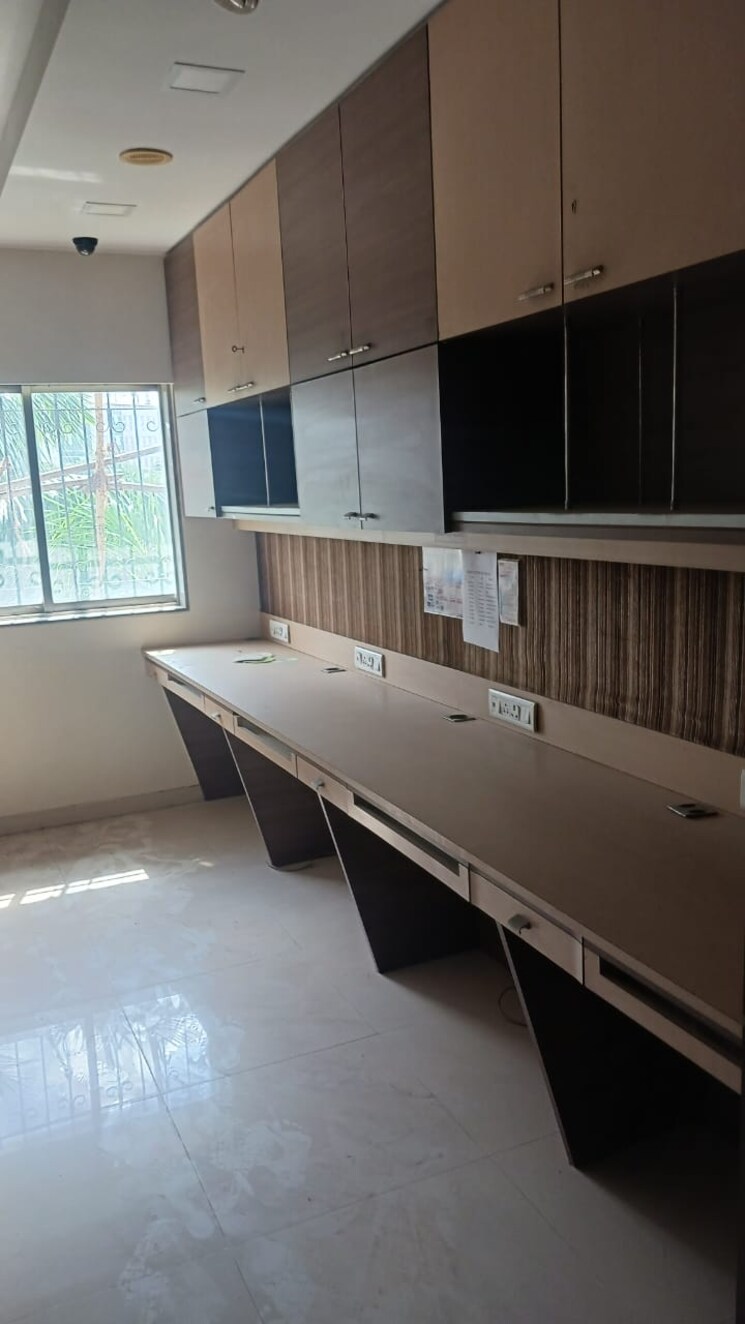 Team Area, mulund west Commercial Office Space 500 Sq.Ft. In Mulund West Mumbai 9069260