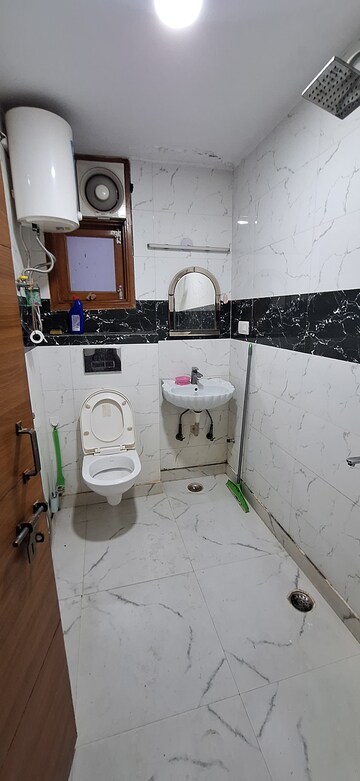 Attached Bathroom in 3 BHK Apartment at Sector 10 Dwarka – for Rent