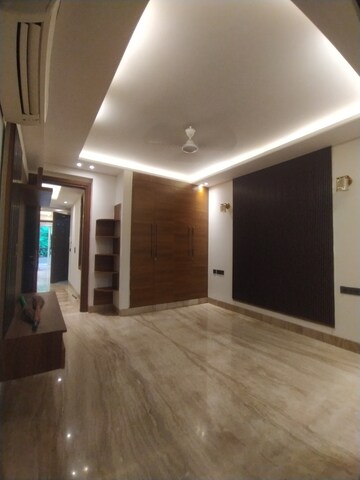 Room in 3 BHK Builder Floor at Shivalik Colony – for Rent