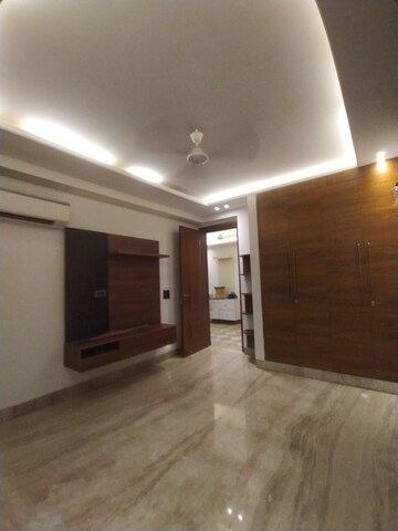 Room in 3 BHK Builder Floor at Shivalik Colony – for Rent