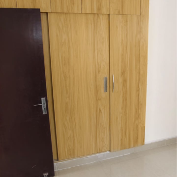 Room in 3 BHK Apartment at Amrapali Crystal Homes, Sector 76 – for Rent