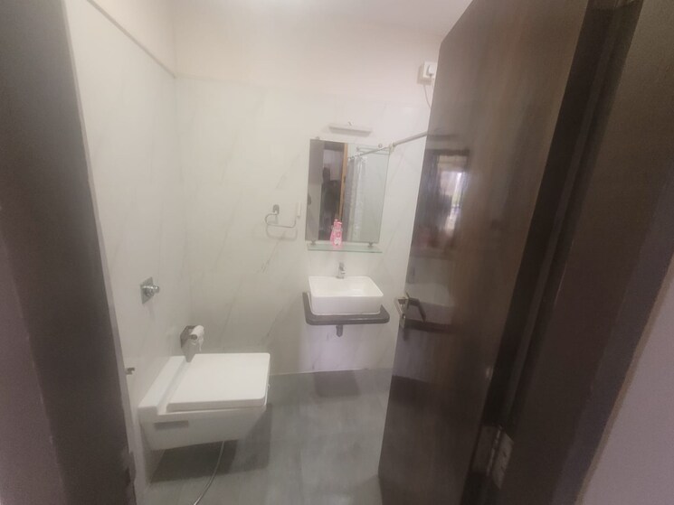 Bathroom, millionaire-heritage 2 Bedroom 725 Sq.Ft. Apartment In Andheri West Mumbai 9069266