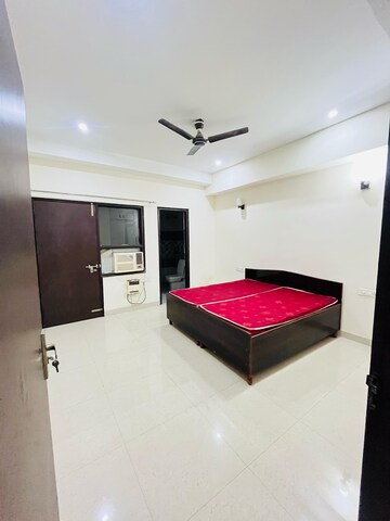 Furnished Amenities in 4 BHK Builder Floor at Sector 46 – for Rent
