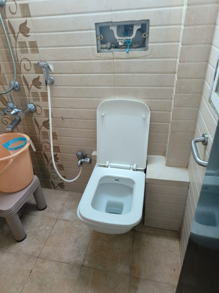 Bathroom, rajkumar-corner-chs 2 Bedroom 907 Sq.Ft. Apartment In Andheri West Mumbai 9069287